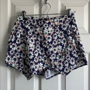 NWOT Flower skort